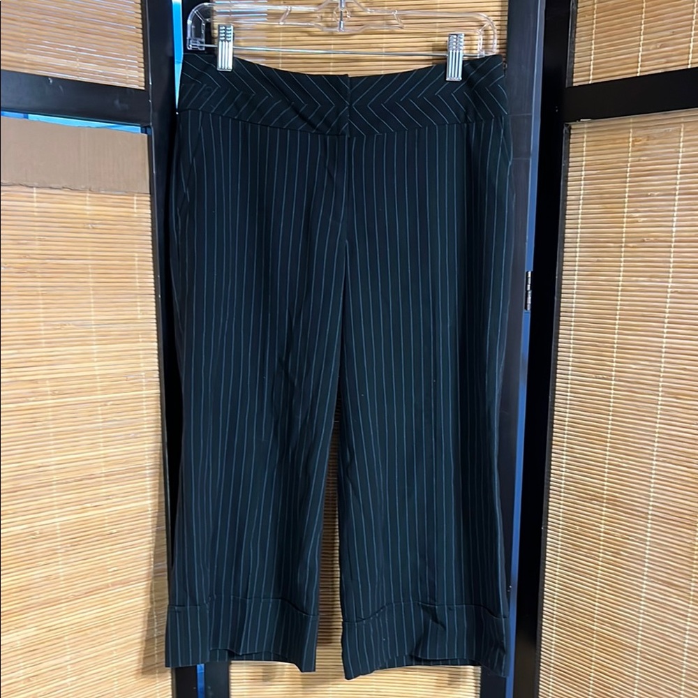 4/$15 Iz Byer Black Pinstripe Capris